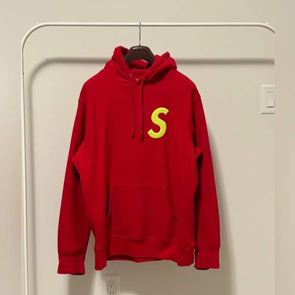 Supreme authentic red hoodie. Size L - Picture 1 of 7